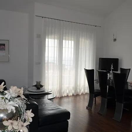 Apartment Luxury Zana *