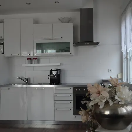 Luxury Zana Appartement *